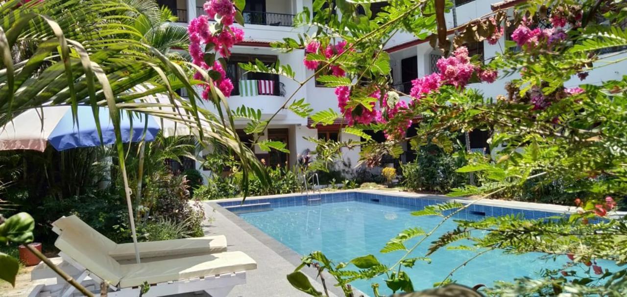 Diana Apartments Candolim Exterior foto